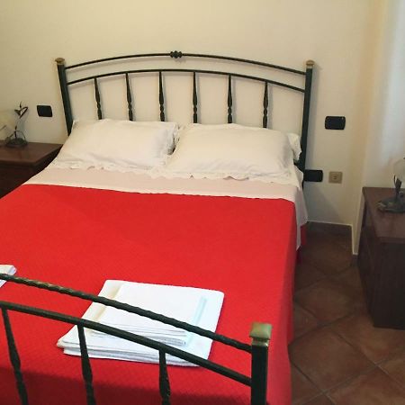 Appartamenti E Camere Il Poggio Di D'Angeli Lidia Auditore Exterior foto