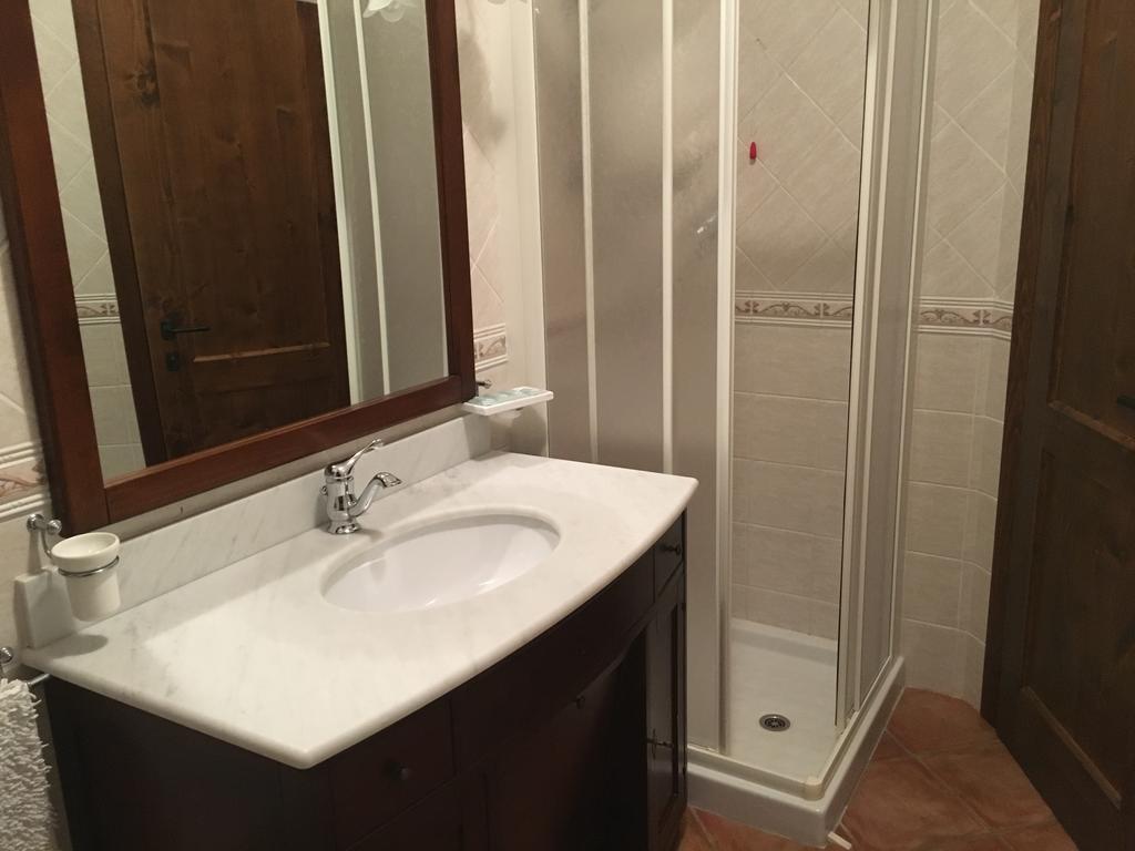 Appartamenti E Camere Il Poggio Di D'Angeli Lidia Auditore Exterior foto