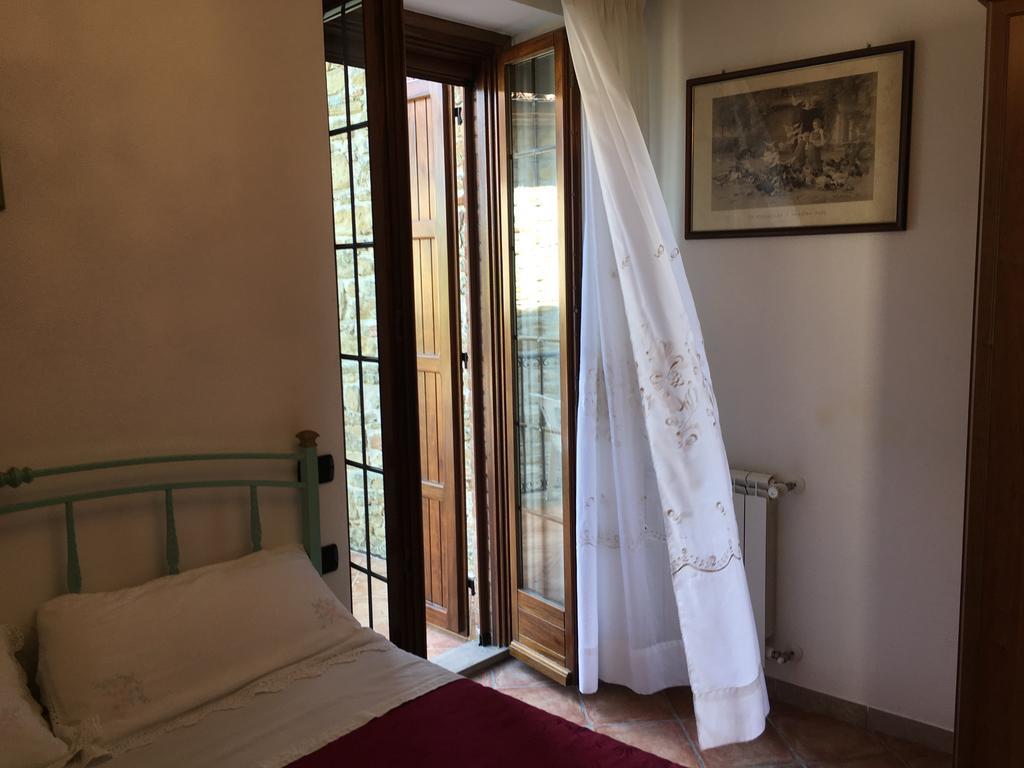Appartamenti E Camere Il Poggio Di D'Angeli Lidia Auditore Exterior foto