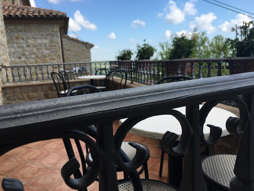 Appartamenti E Camere Il Poggio Di D'Angeli Lidia Auditore Exterior foto