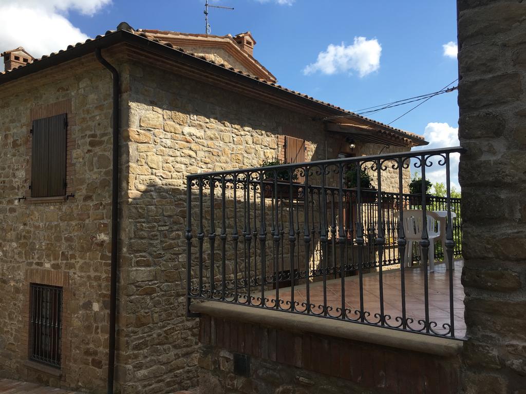 Appartamenti E Camere Il Poggio Di D'Angeli Lidia Auditore Exterior foto