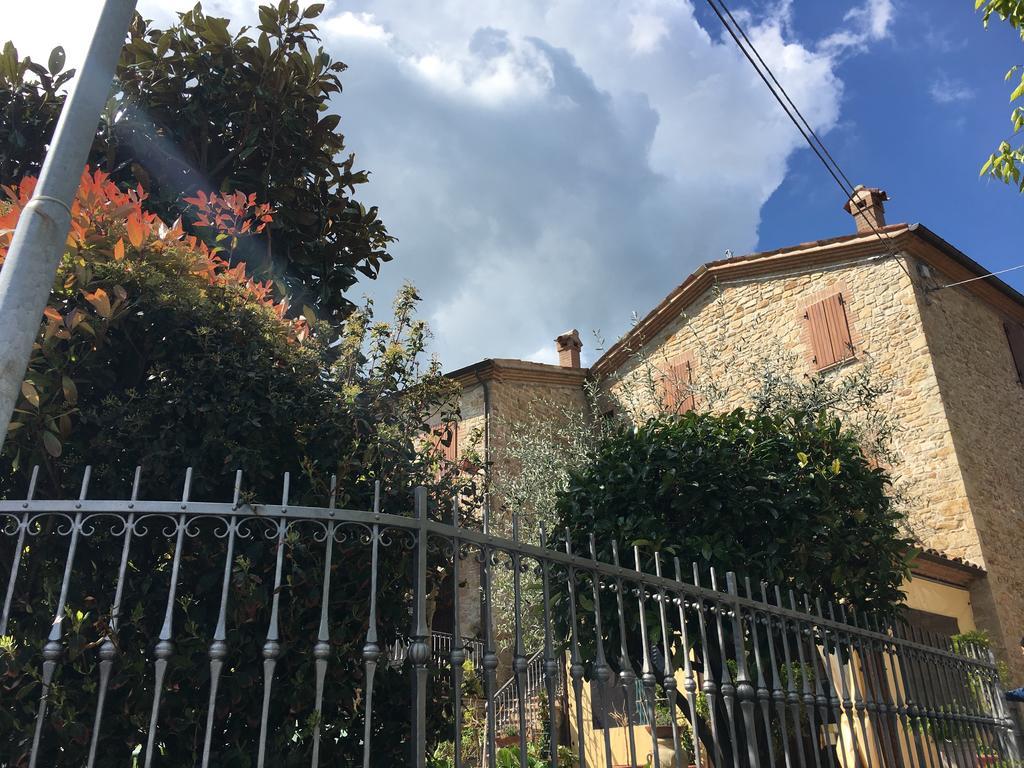Appartamenti E Camere Il Poggio Di D'Angeli Lidia Auditore Exterior foto