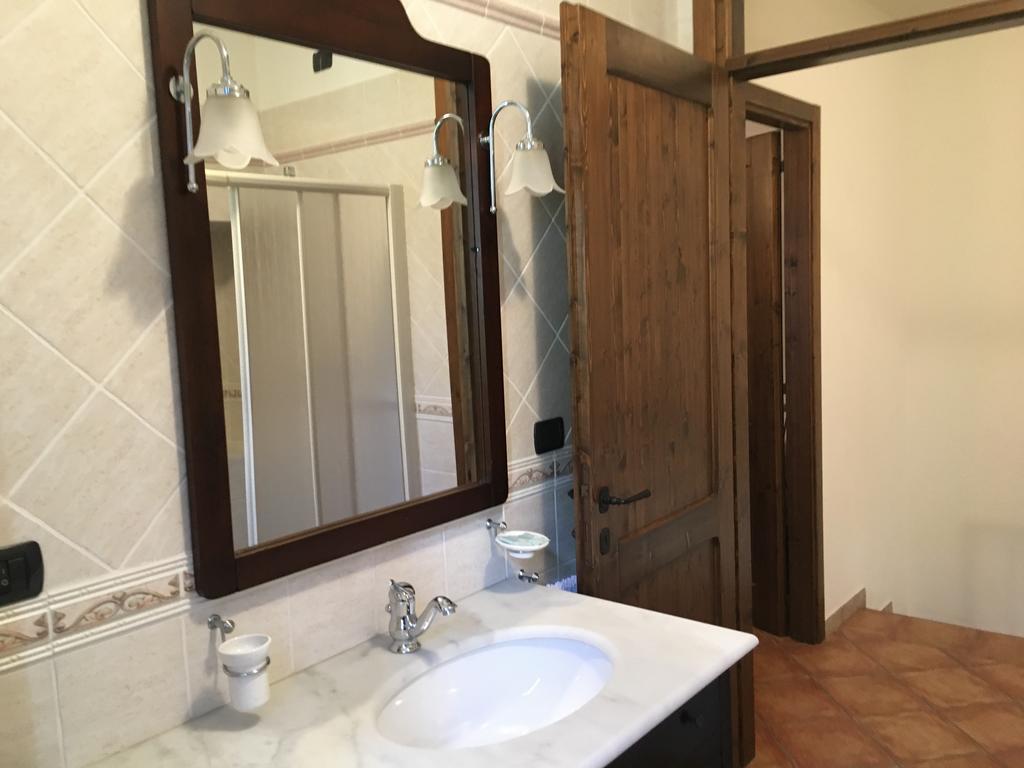 Appartamenti E Camere Il Poggio Di D'Angeli Lidia Auditore Exterior foto