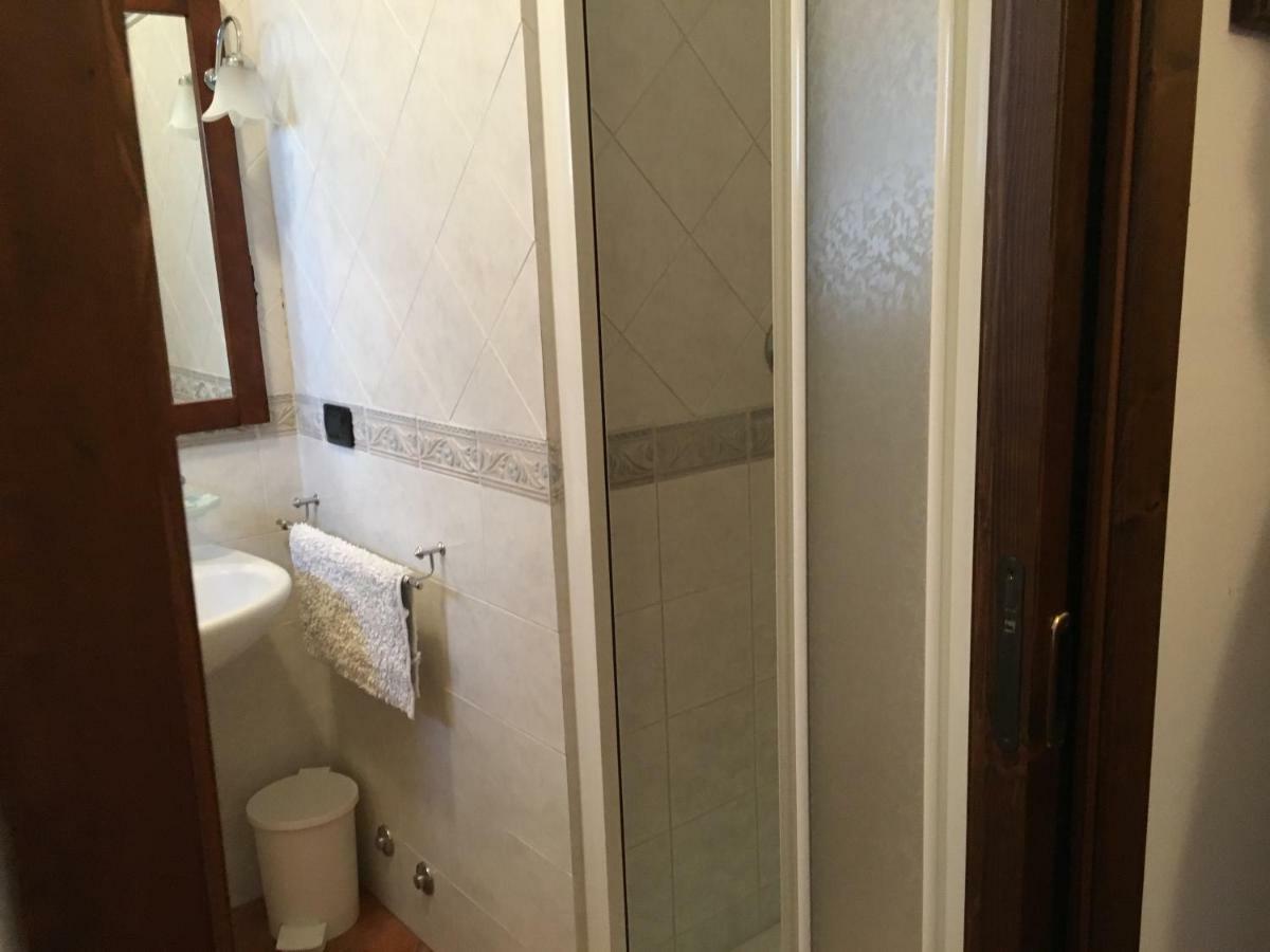 Appartamenti E Camere Il Poggio Di D'Angeli Lidia Auditore Exterior foto